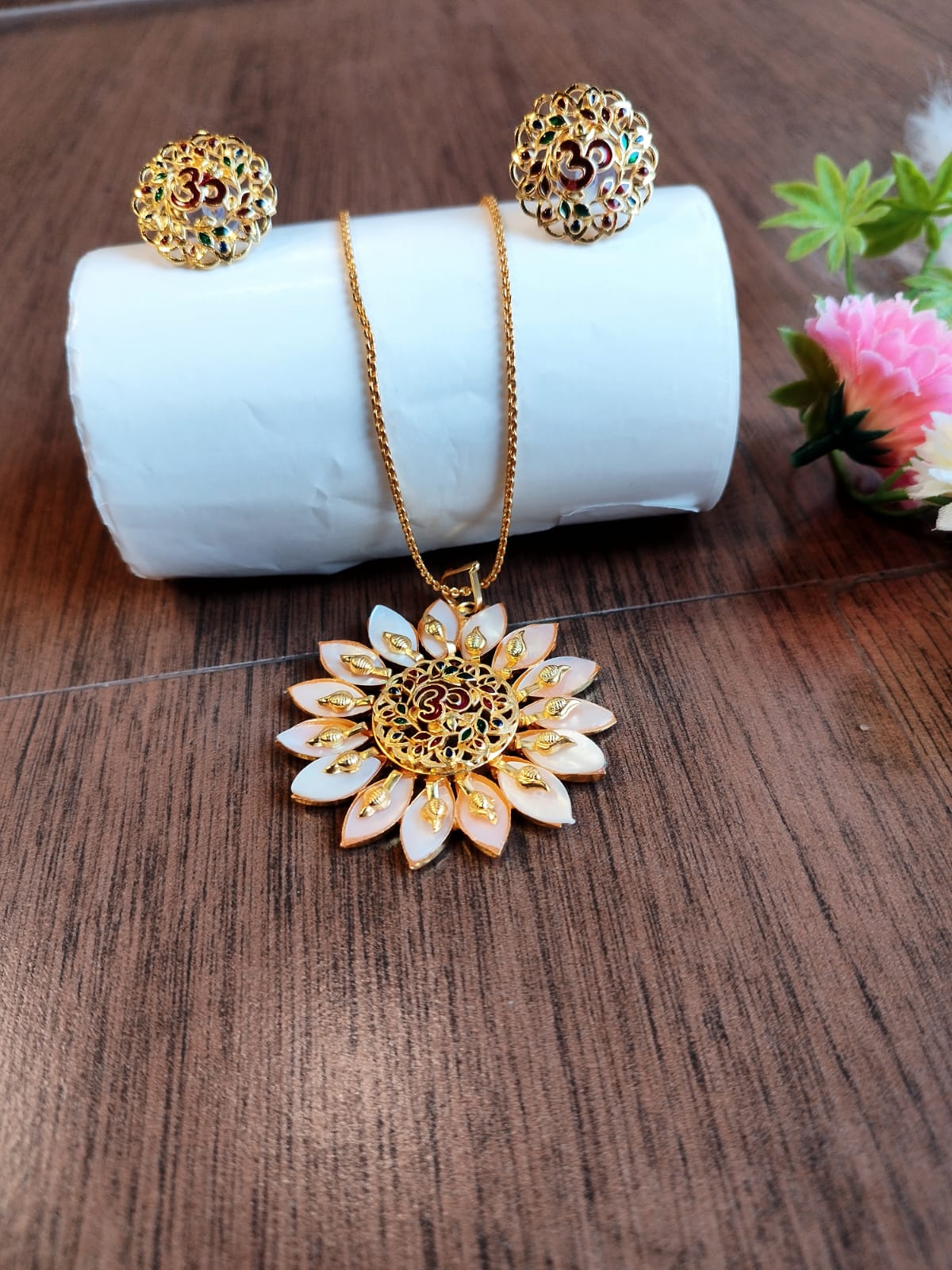 Om Designed Gold Plated Jewellery(With Sea Shell) - Image 5